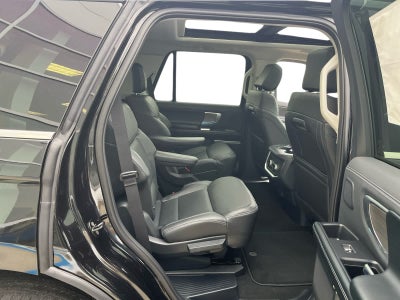 2025 Ford Expedition Platinum®