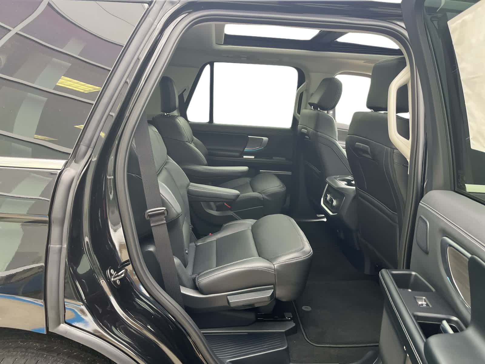 2025 Ford Expedition Platinum®