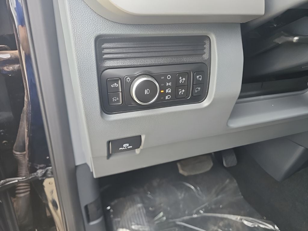 2026 Ford F-350 Super Duty XLT - Photo 11