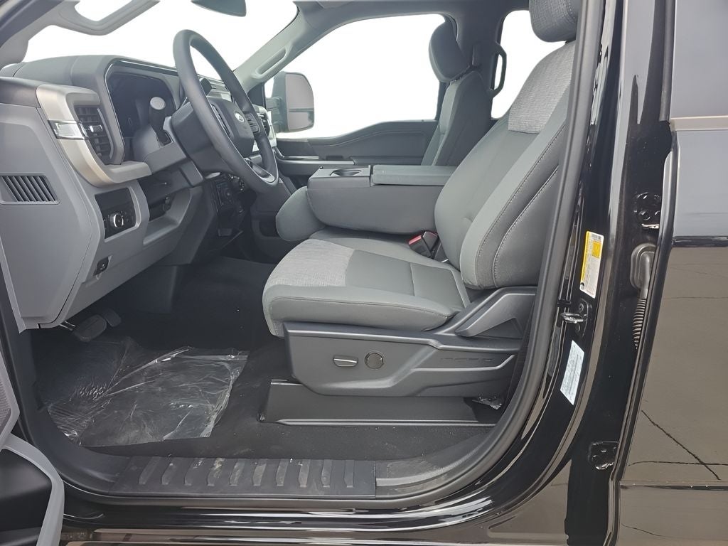 2026 Ford F-350 Super Duty XLT - Photo 9