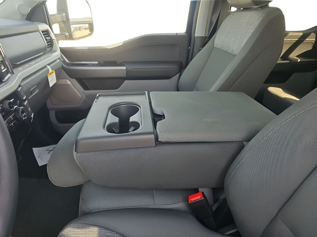 2026 Ford F-350 Super Duty XLT - Photo 17