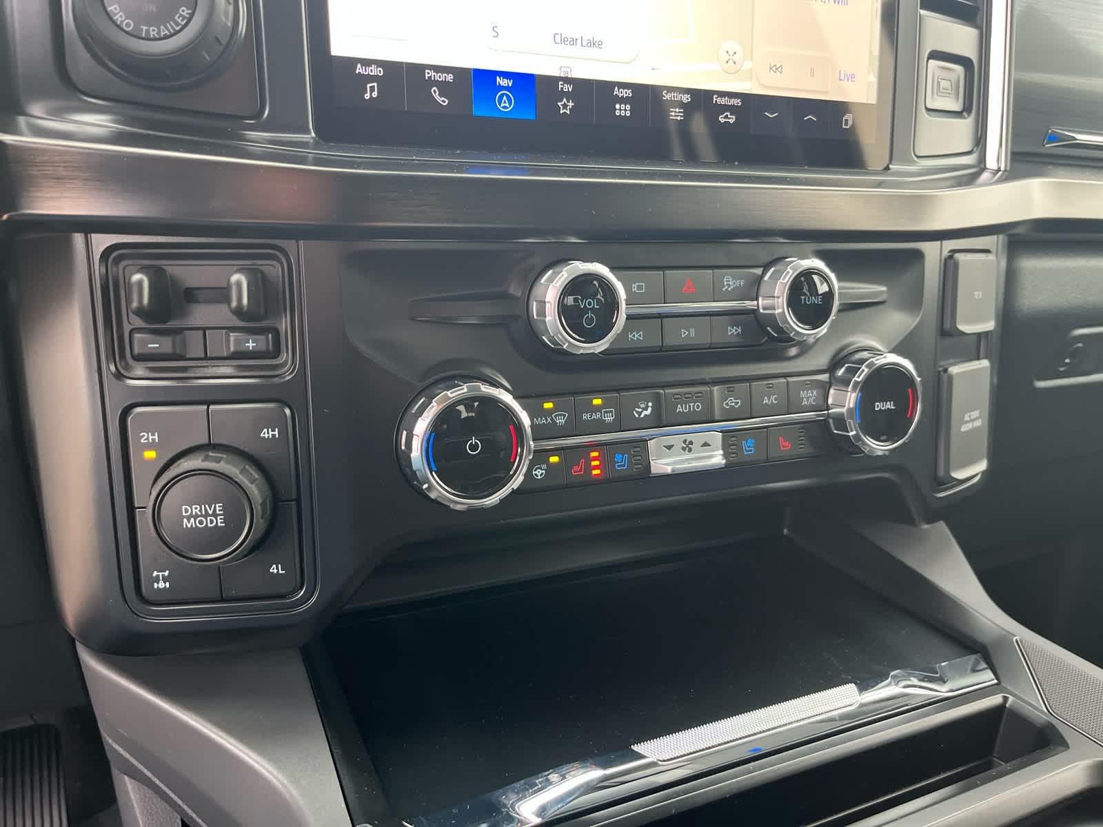 2026 Ford Super Duty F-350® Lariat®