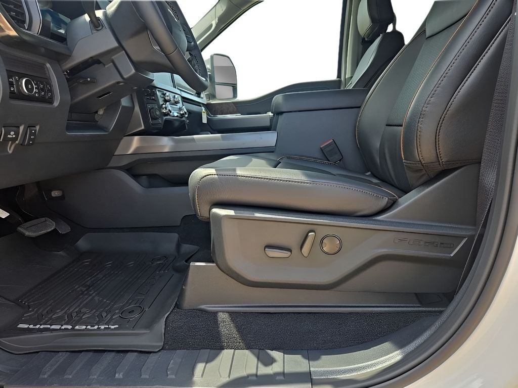 2026 Ford Super Duty F-350® Lariat®