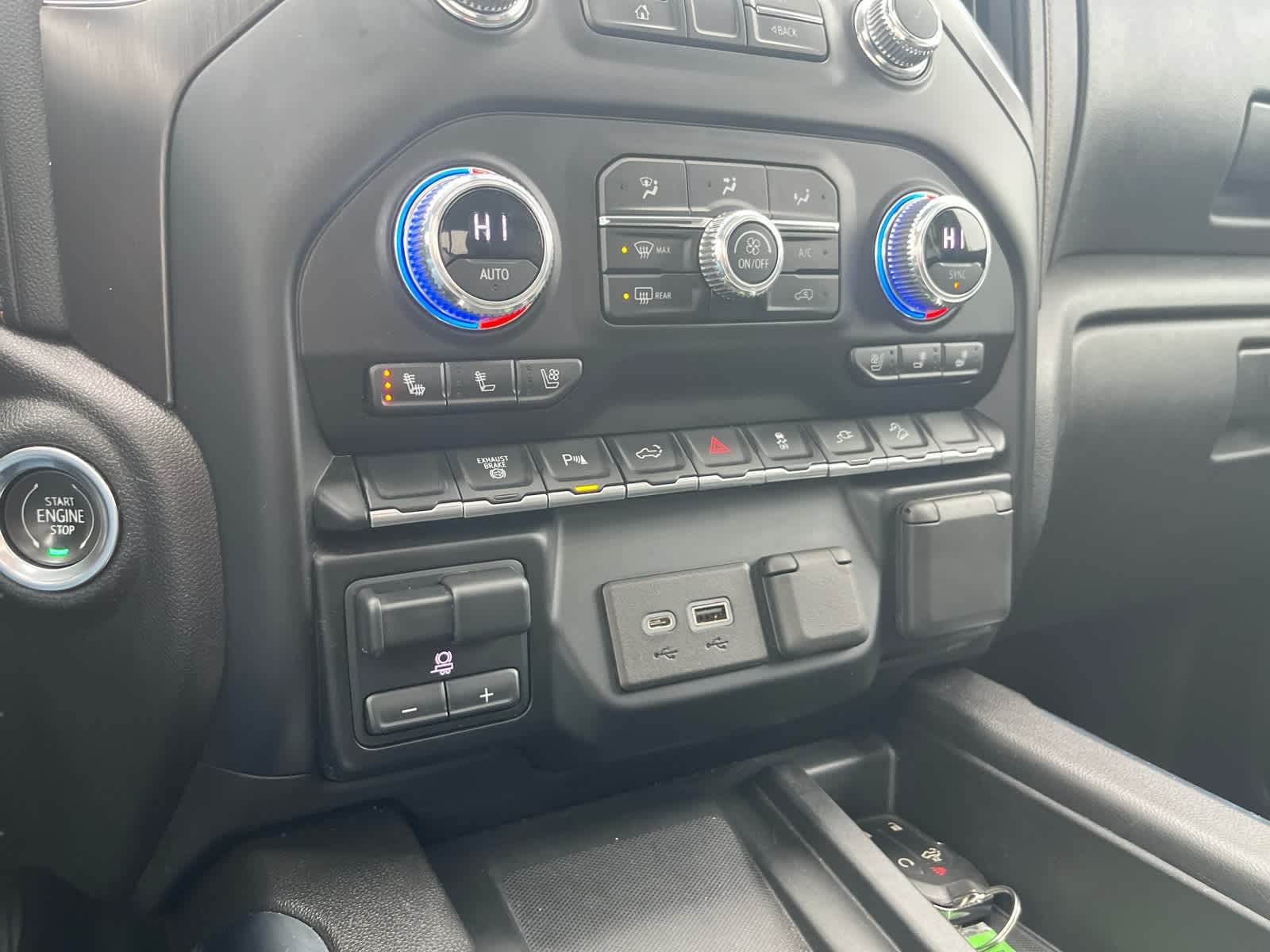 2023 GMC Sierra 2500HD AT4