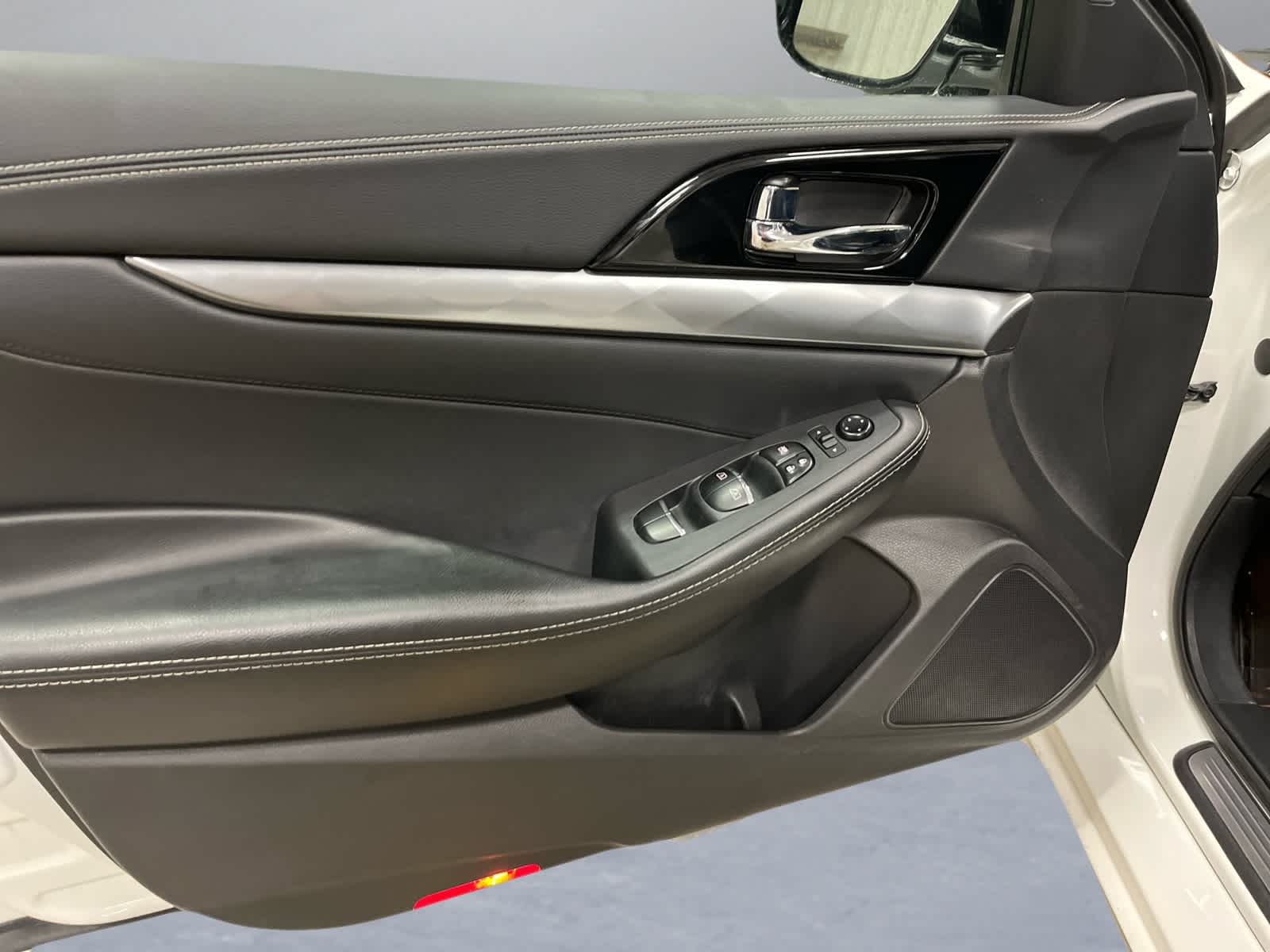 2023 Nissan Maxima SV