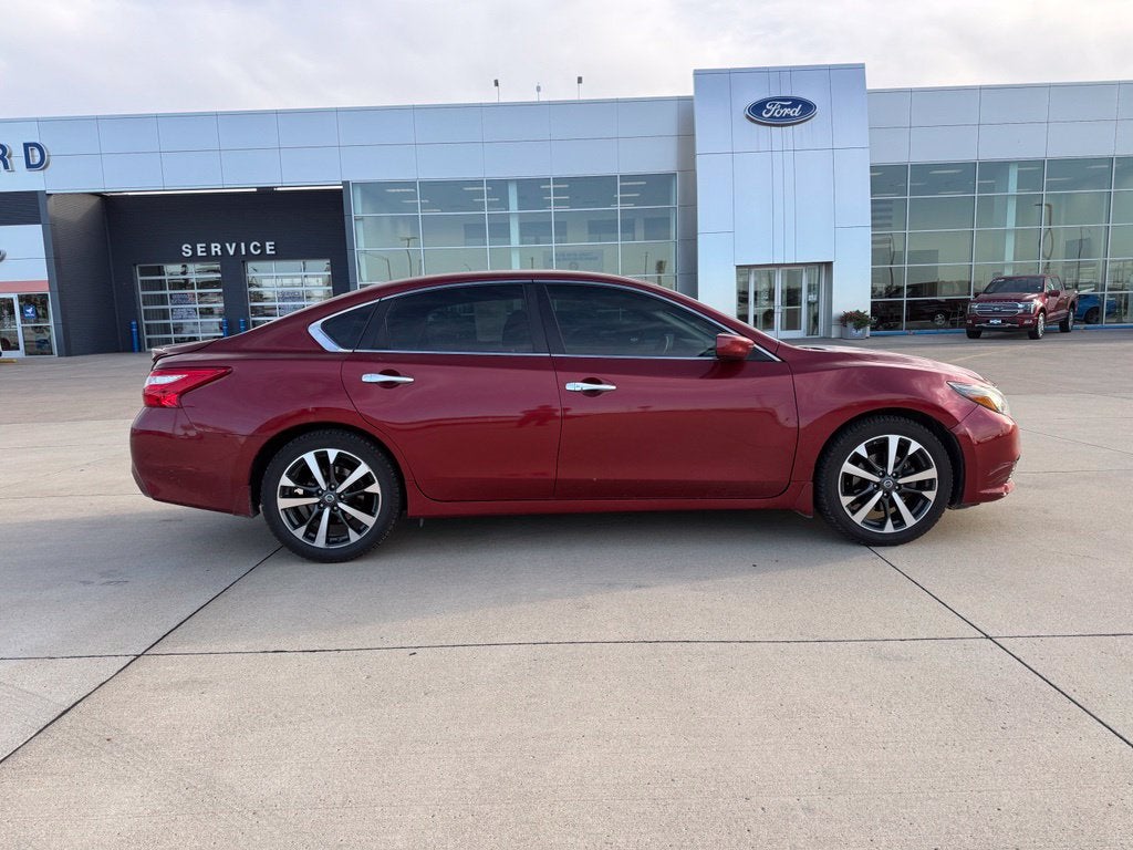 2016 Nissan Altima 2.5 SR
