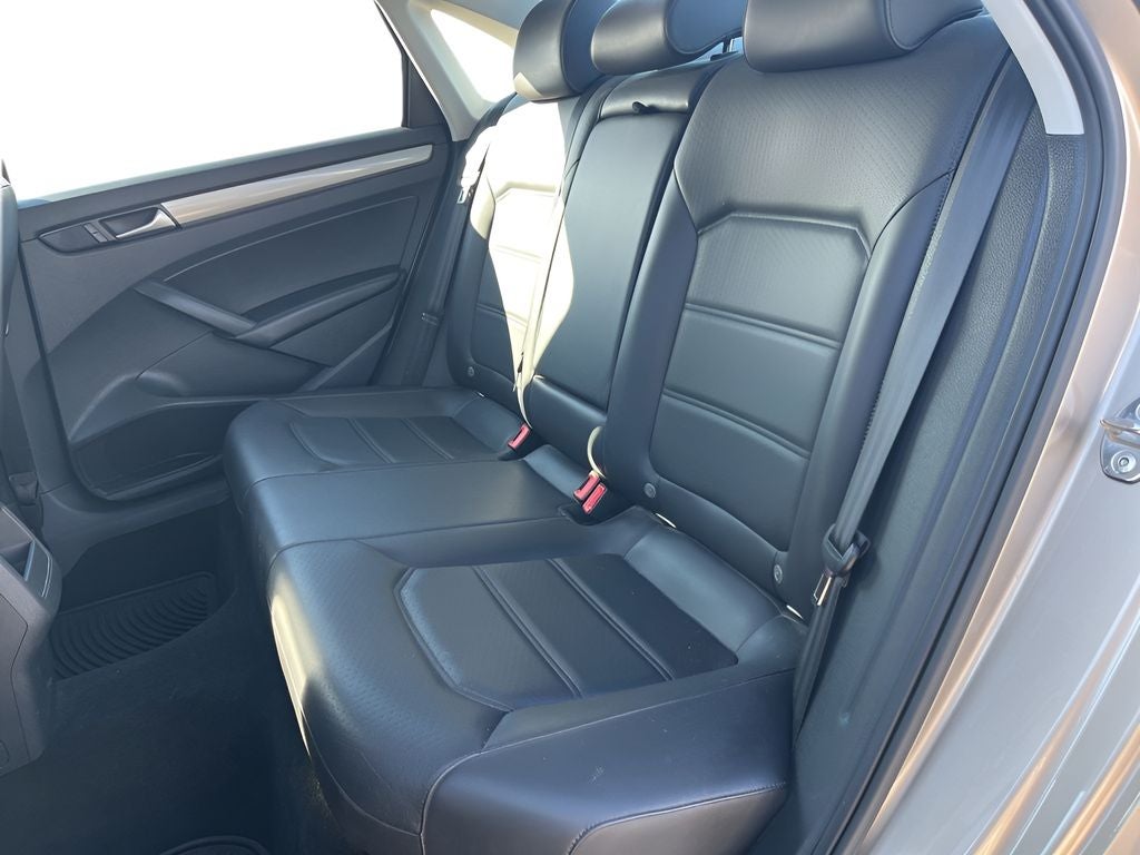 2015 Volkswagen Passat 1.8T Wolfsburg Edition