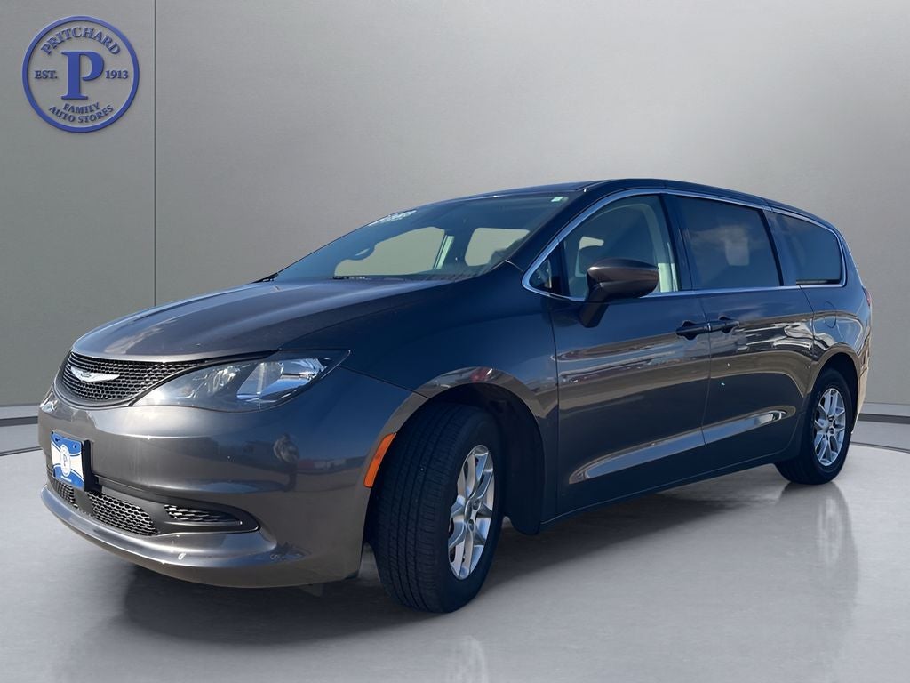2023 Chrysler Voyager LX