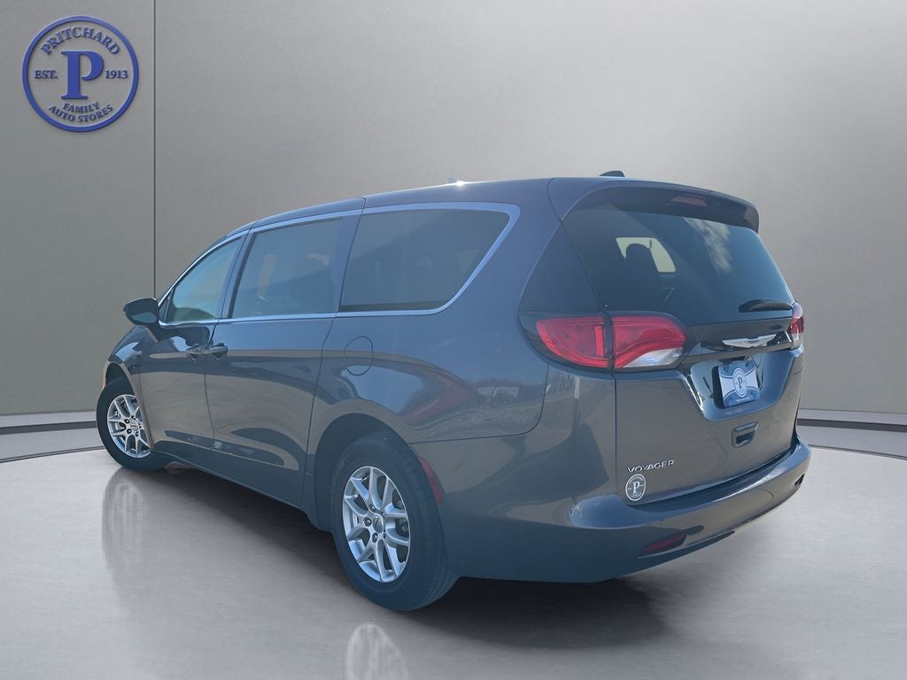 2023 Chrysler Voyager LX