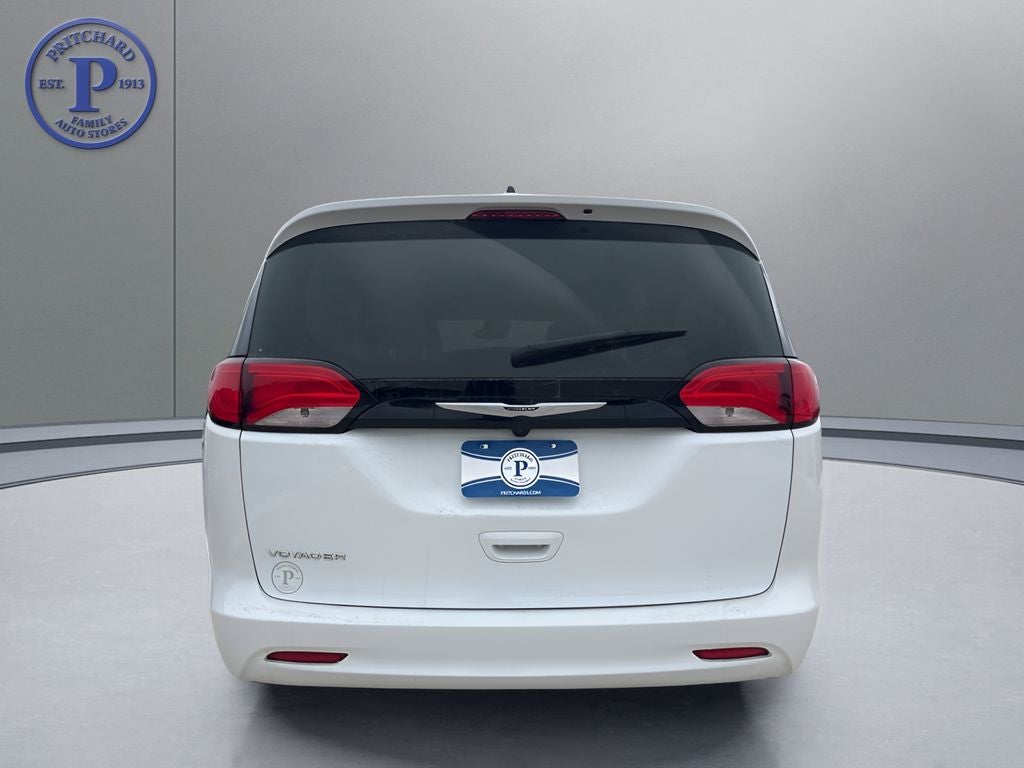 2023 Chrysler Voyager LX