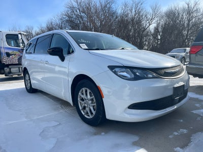 2024 Chrysler Voyager LX