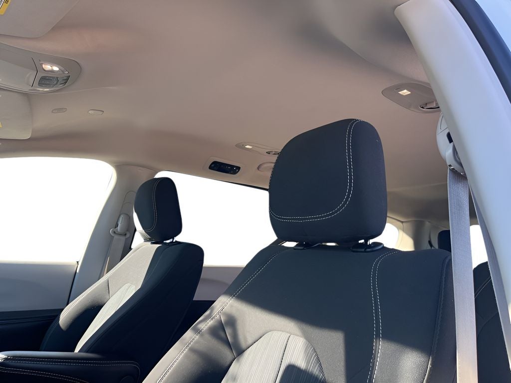 2024 Chrysler Voyager LX