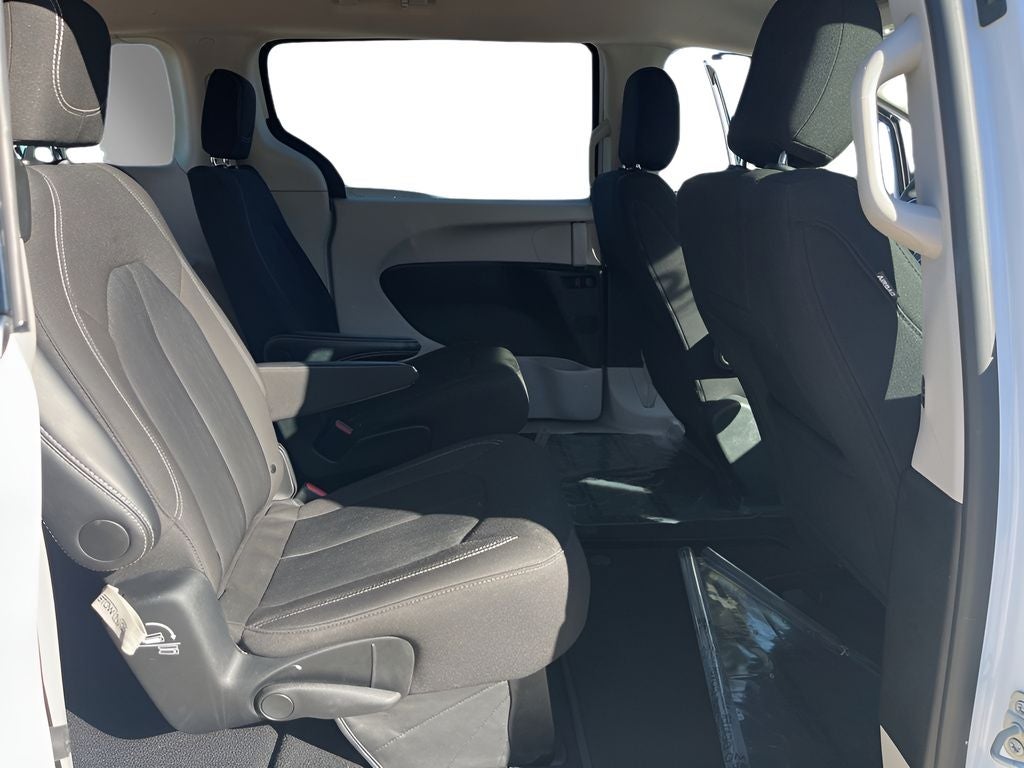 2024 Chrysler Voyager LX