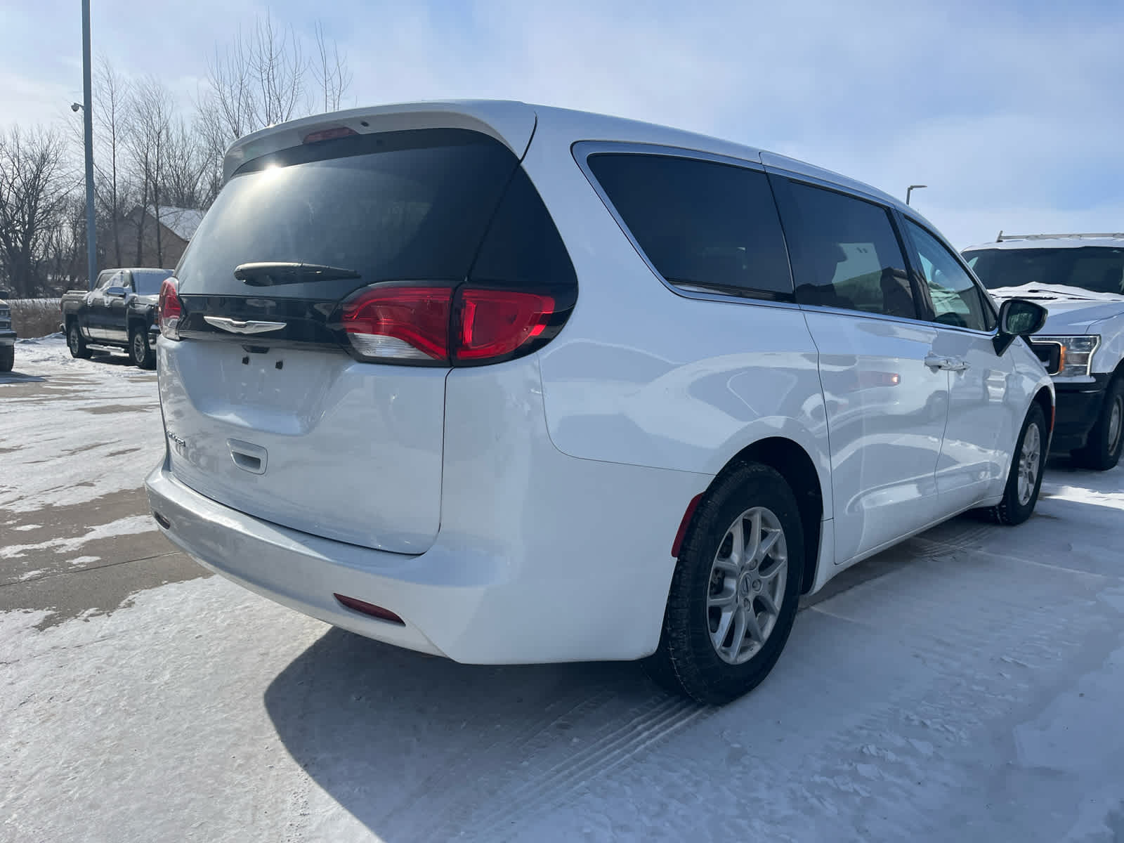 2024 Chrysler Voyager LX