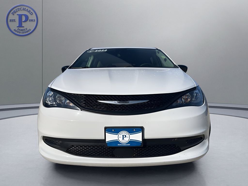 2024 Chrysler Voyager LX