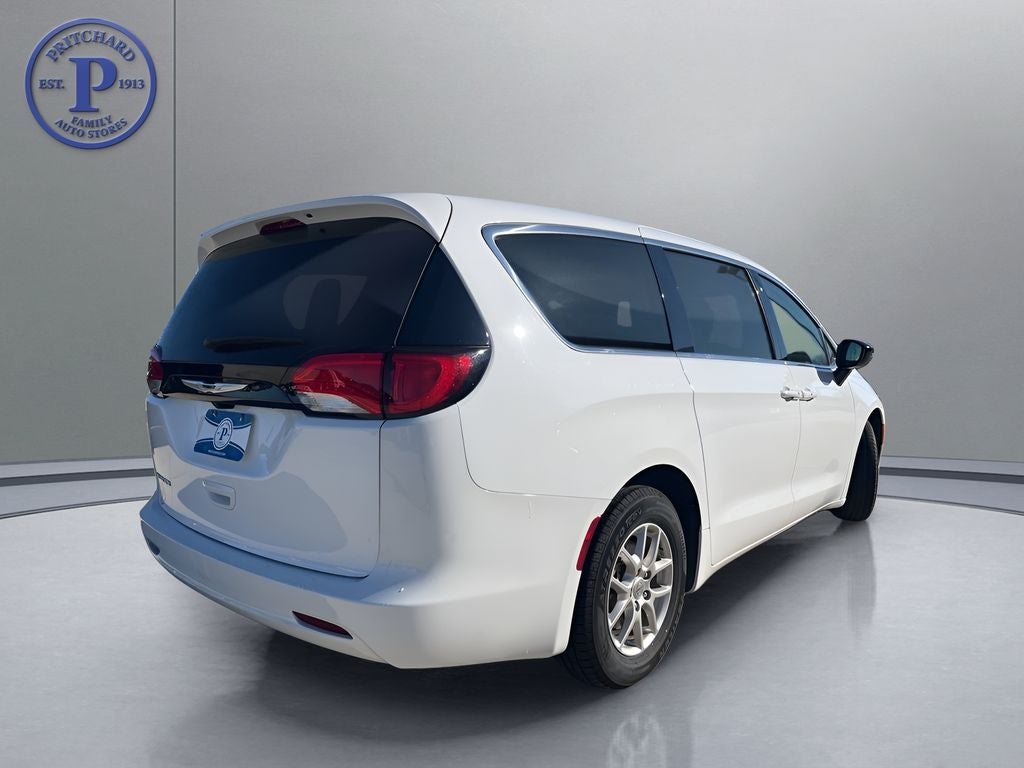 2024 Chrysler Voyager LX