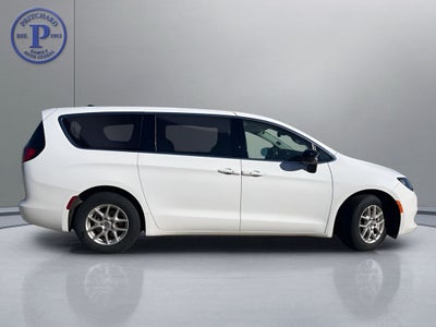 2024 Chrysler Voyager LX