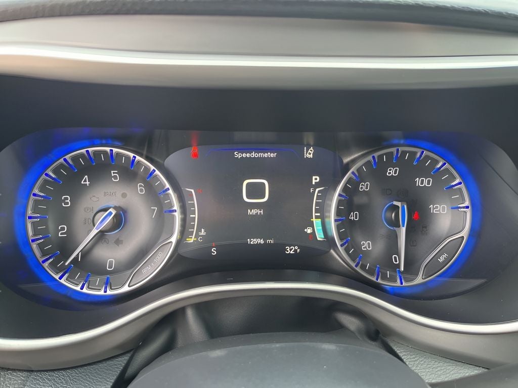 2025 Chrysler Pacifica Select