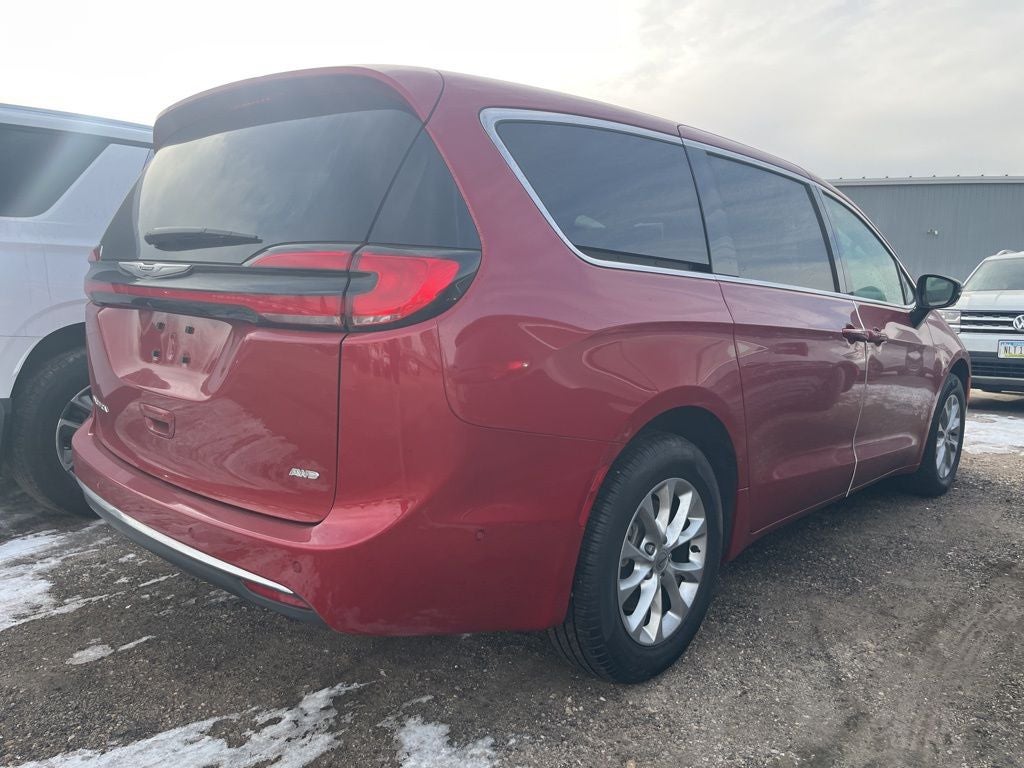 2025 Chrysler Pacifica Select