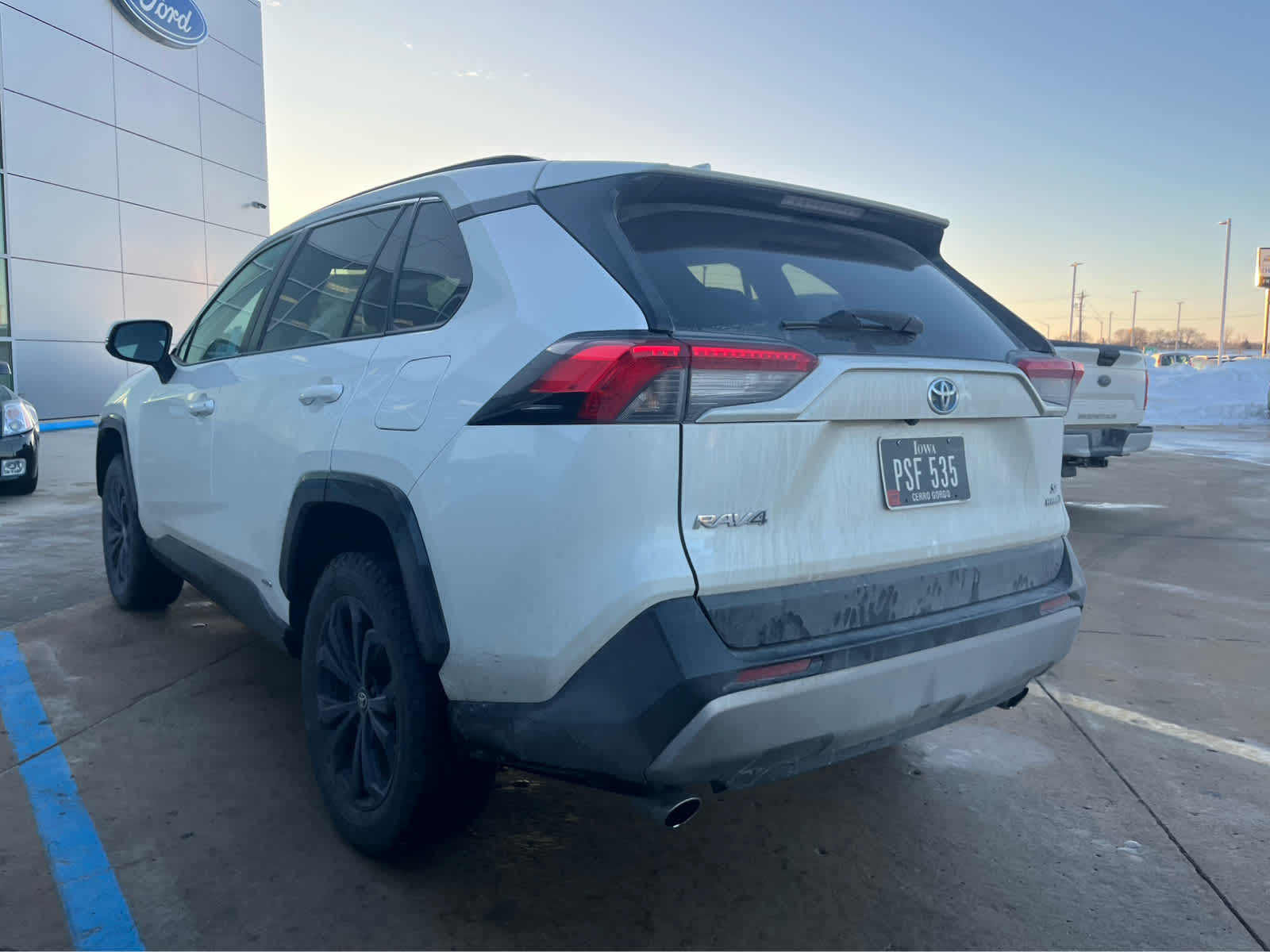 2022 Toyota RAV4 Hybrid SE