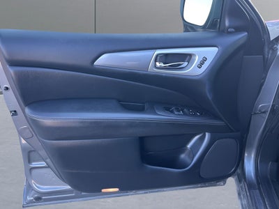 2020 Nissan Pathfinder SL