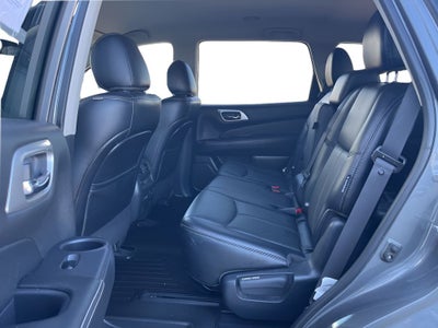 2020 Nissan Pathfinder SL