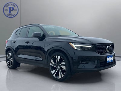 2025 Volvo XC40 Plus Dark Theme