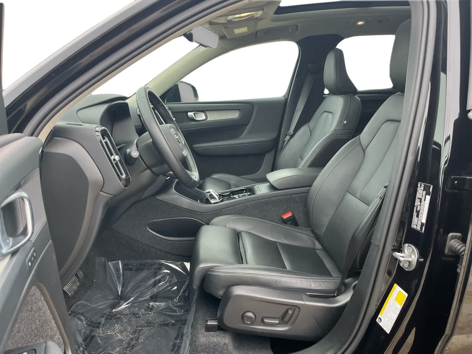 2025 Volvo XC40 Plus Dark Theme