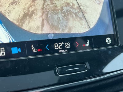 2025 Volvo XC40 Plus Dark Theme