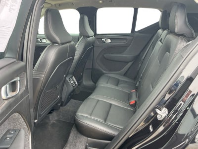 2025 Volvo XC40 Plus Dark Theme