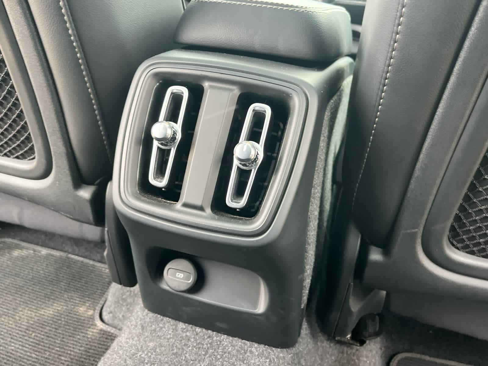 2025 Volvo XC40 Plus Dark Theme