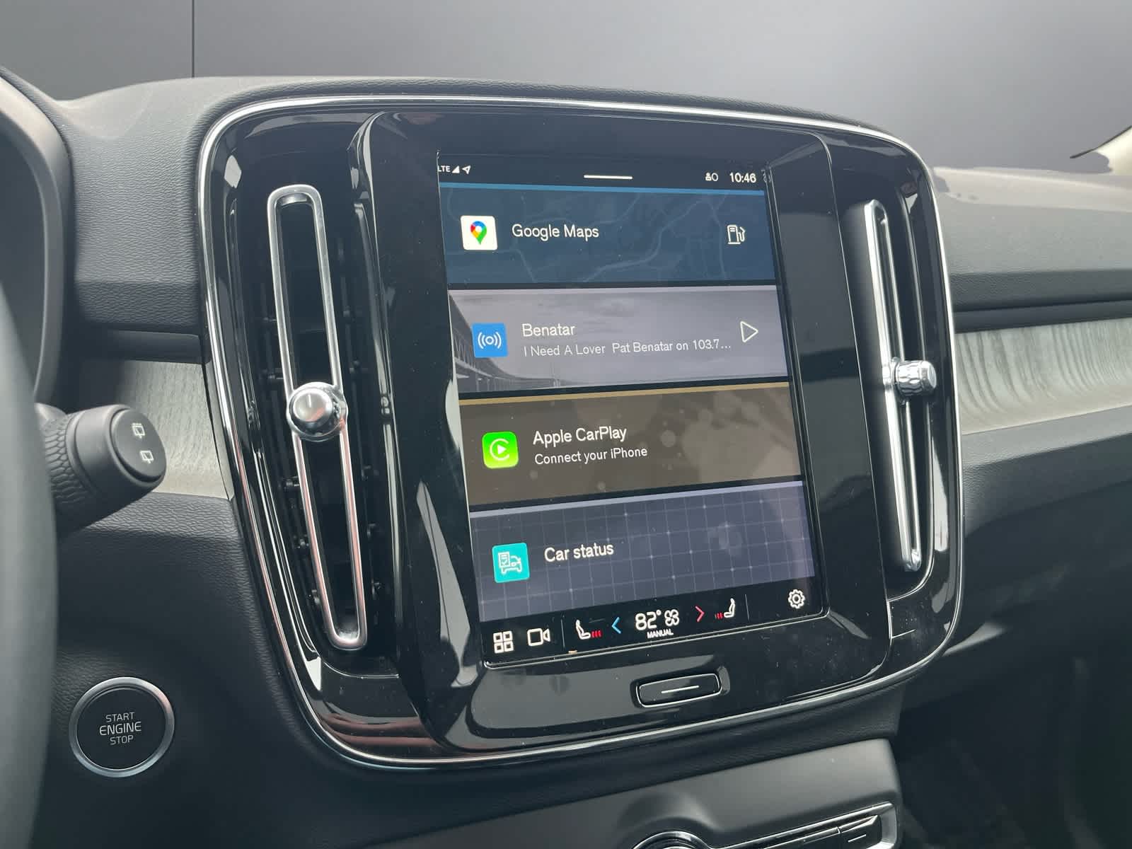 2025 Volvo XC40 Plus Dark Theme