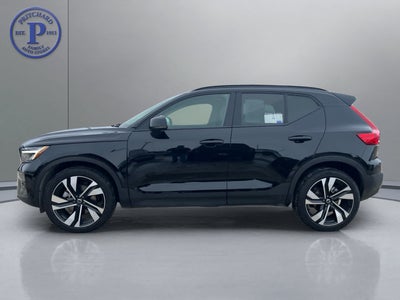 2025 Volvo XC40 Plus Dark Theme