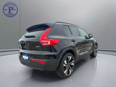 2025 Volvo XC40 Plus Dark Theme