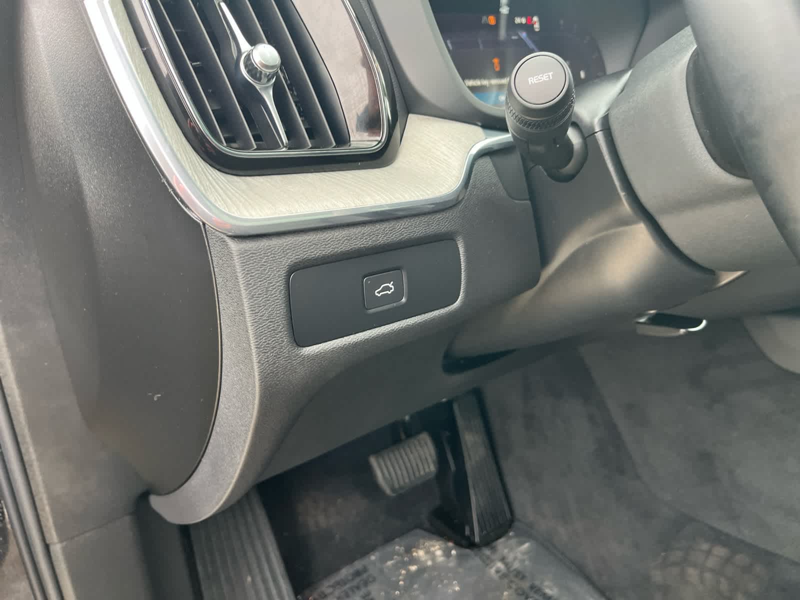 2025 Volvo XC60 Plus