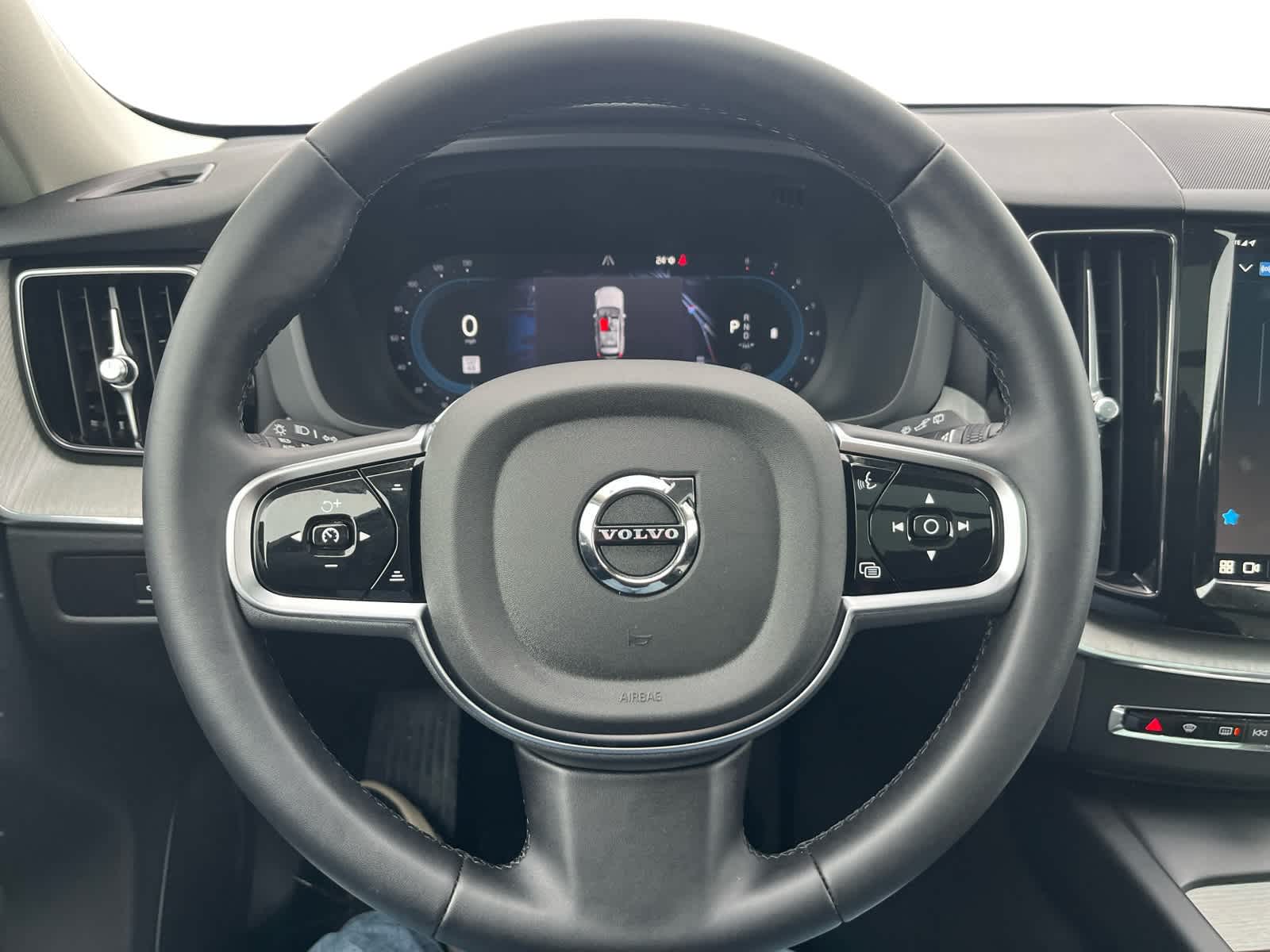 2025 Volvo XC60 Plus