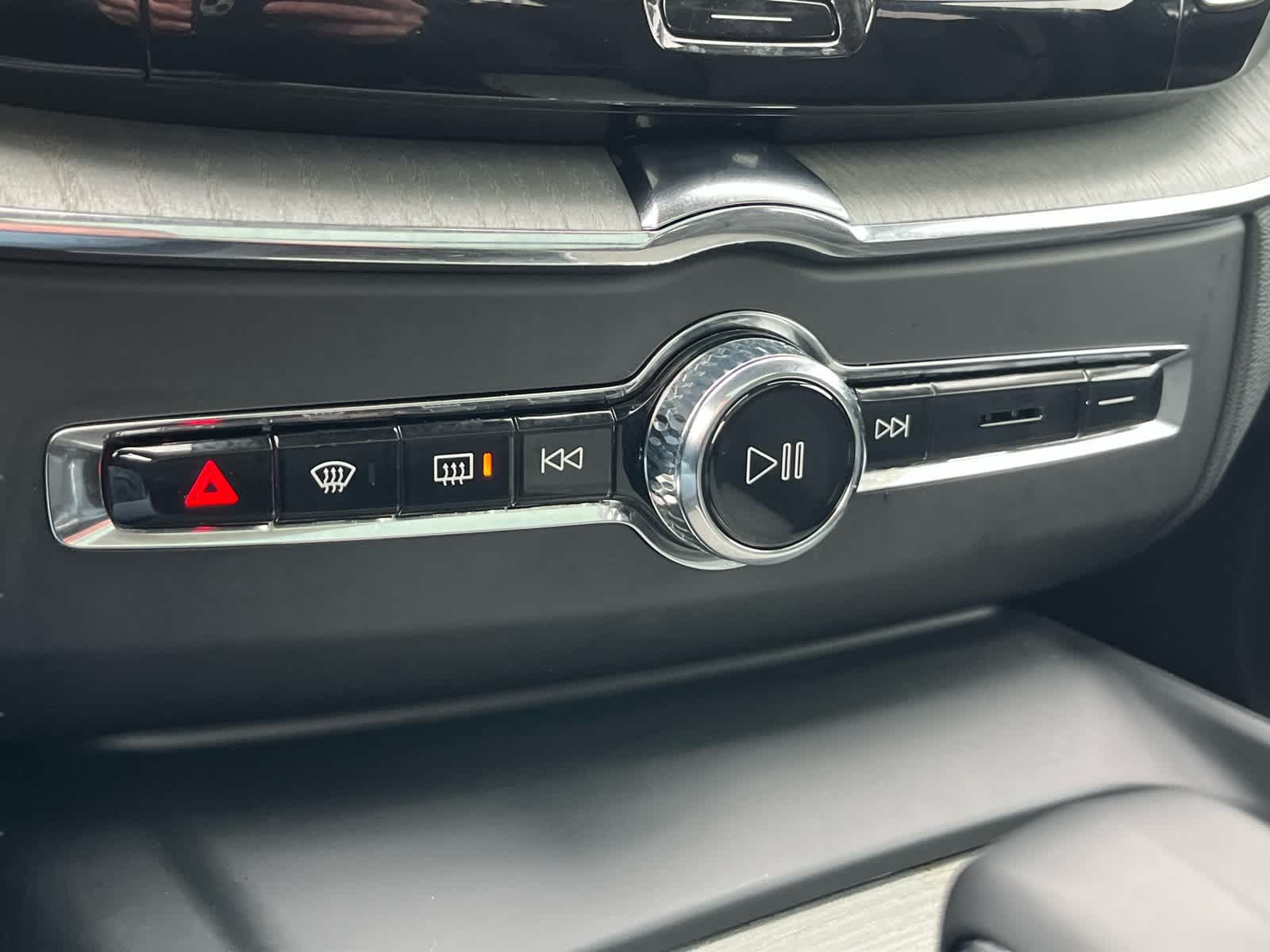 2025 Volvo XC60 Plus