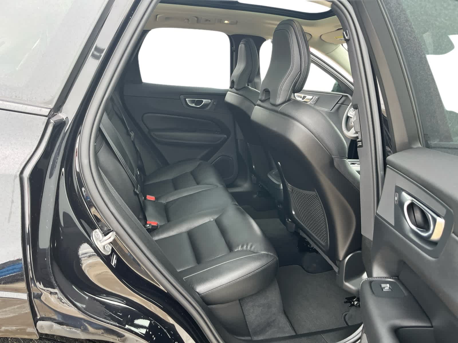 2025 Volvo XC60 Plus