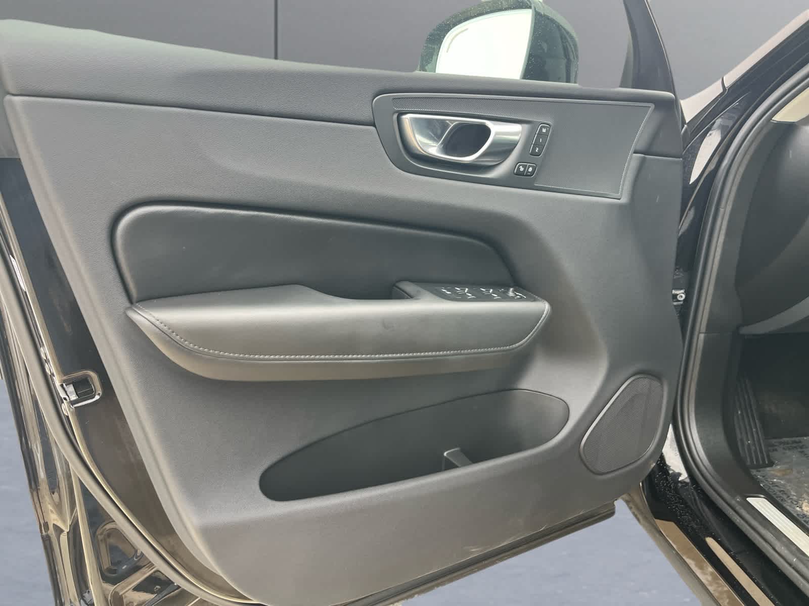 2025 Volvo XC60 Plus