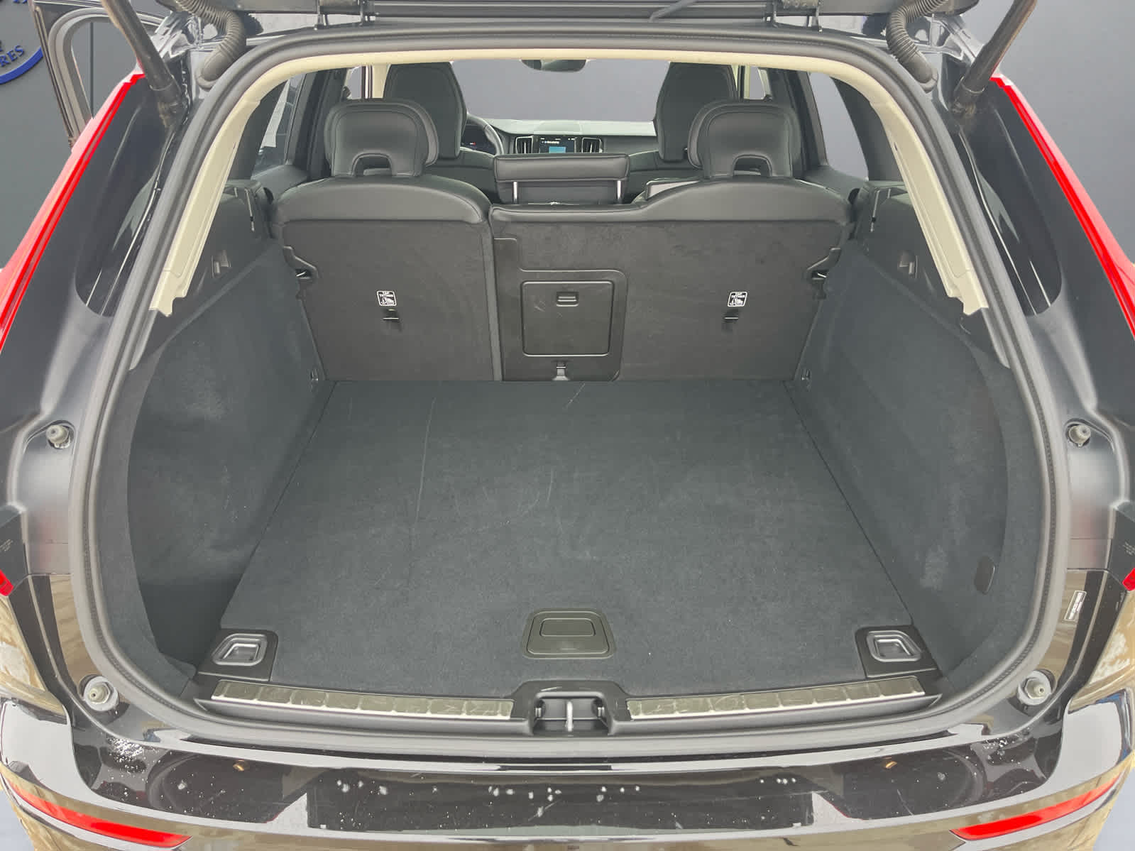 2025 Volvo XC60 Plus